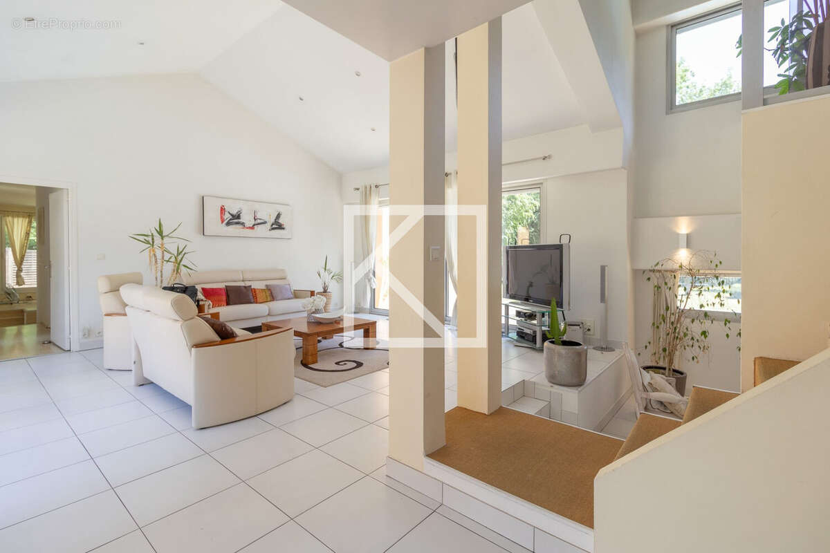Maison 272 m² à Cholet  - photo 2