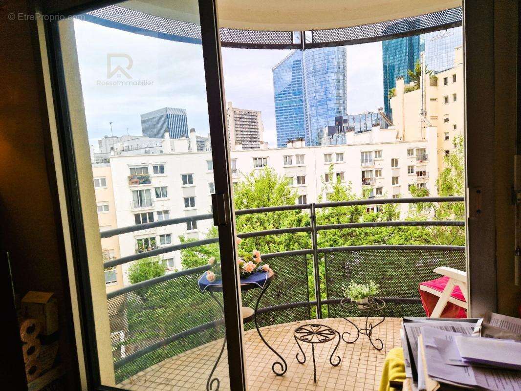 Appartement à COURBEVOIE