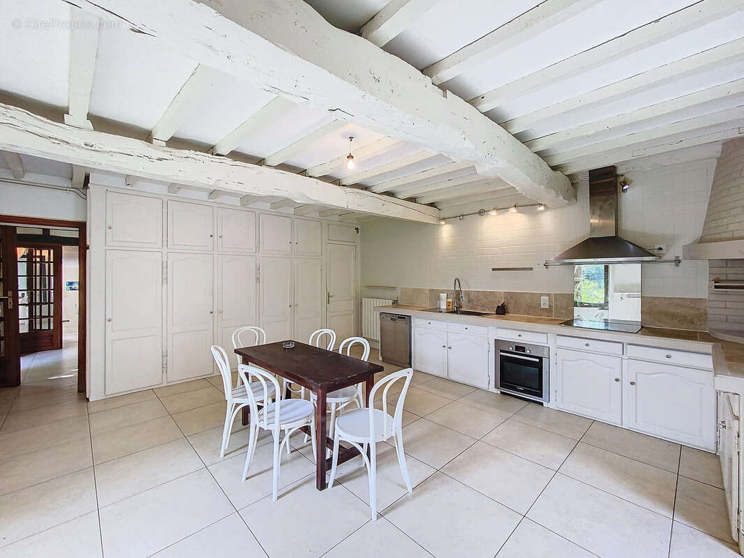 Maison à CASTERA-VERDUZAN