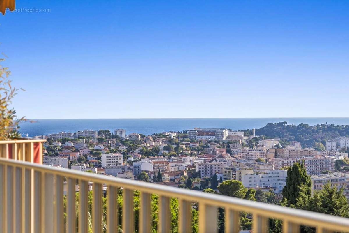 Appartement à LE CANNET