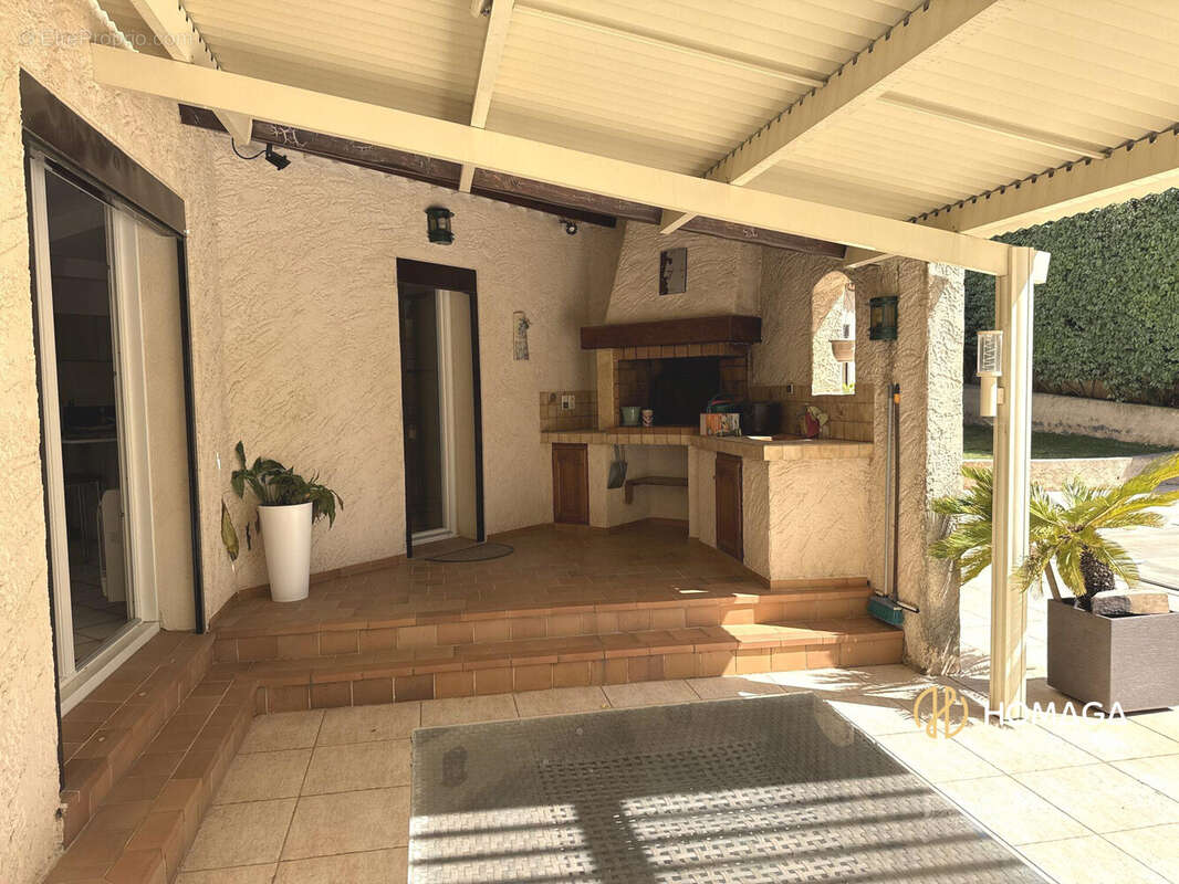 Maison 149 m² à Vitrolles  - photo 4