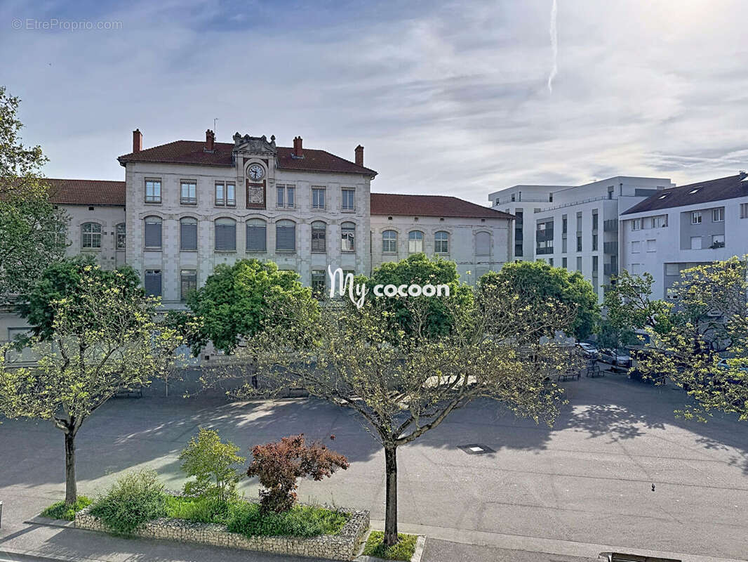 Appartement à LYON-8E