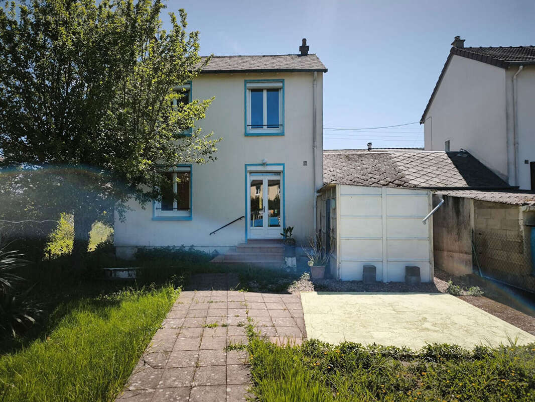 Maison à VARENNES-VAUZELLES