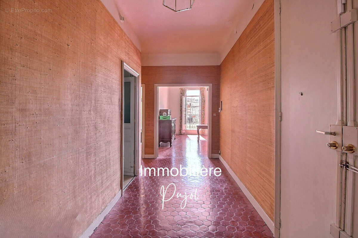 Appartement à MARSEILLE-6E
