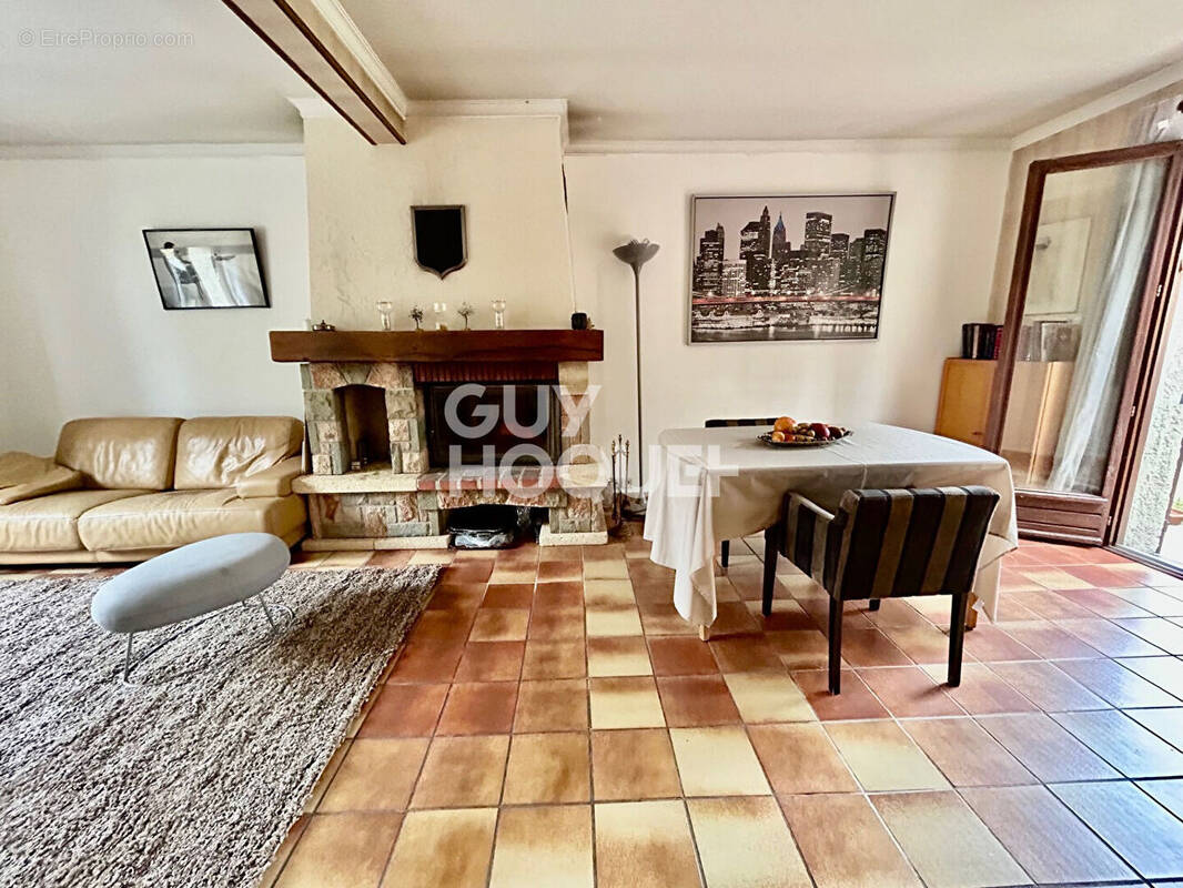 Maison à NEUILLY-PLAISANCE