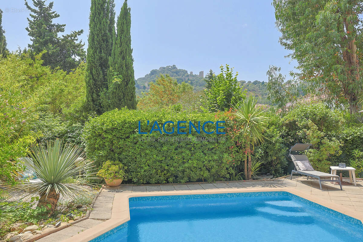 Maison à HYERES
