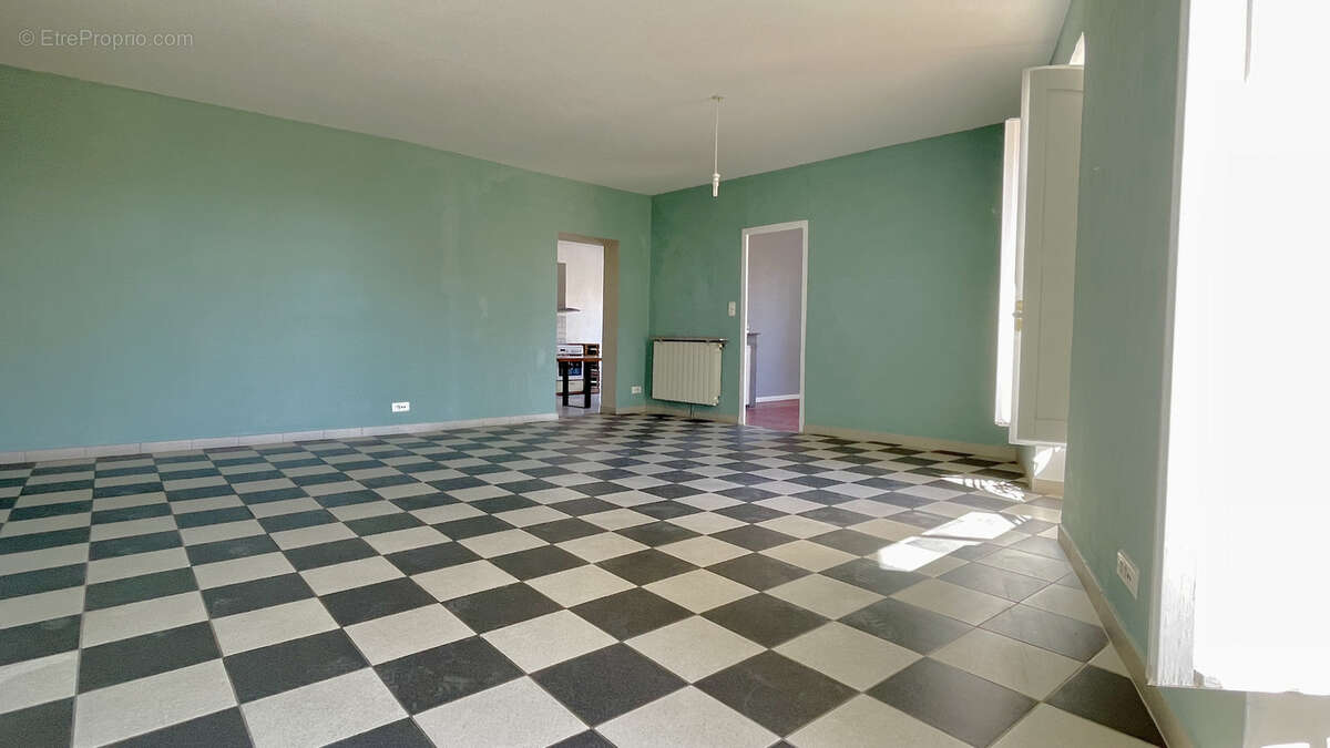 Appartement en duplex T5 avec terrasse au coeur d'Alès - photo 3