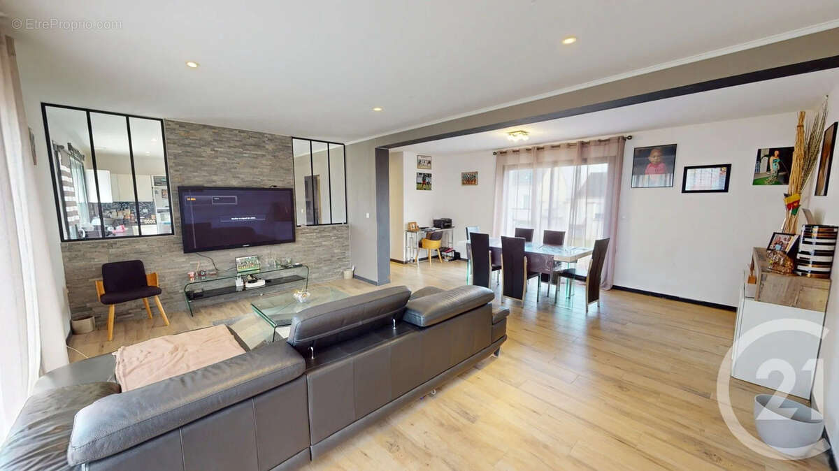 Maison à SAINT-QUENTIN