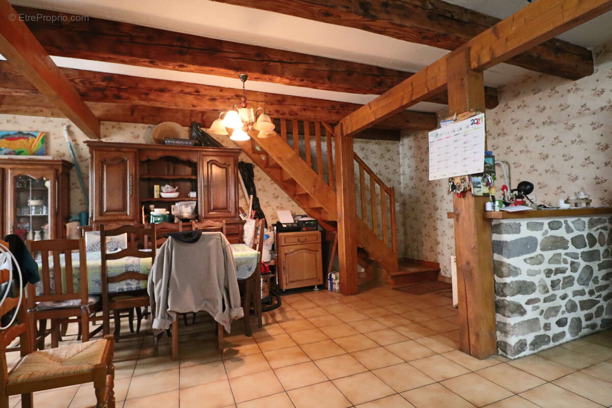 Maison à SAINT-SULPICE