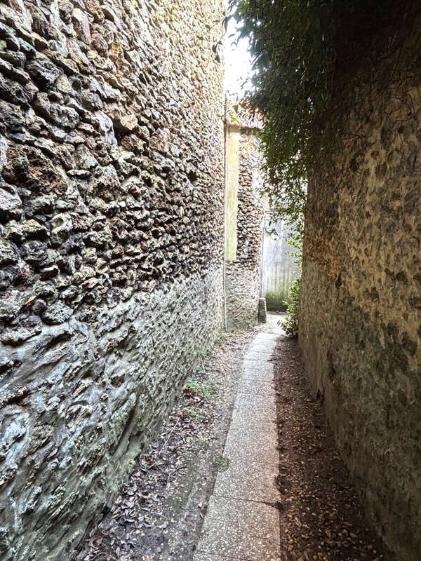 Maison à LA QUEUE-LES-YVELINES