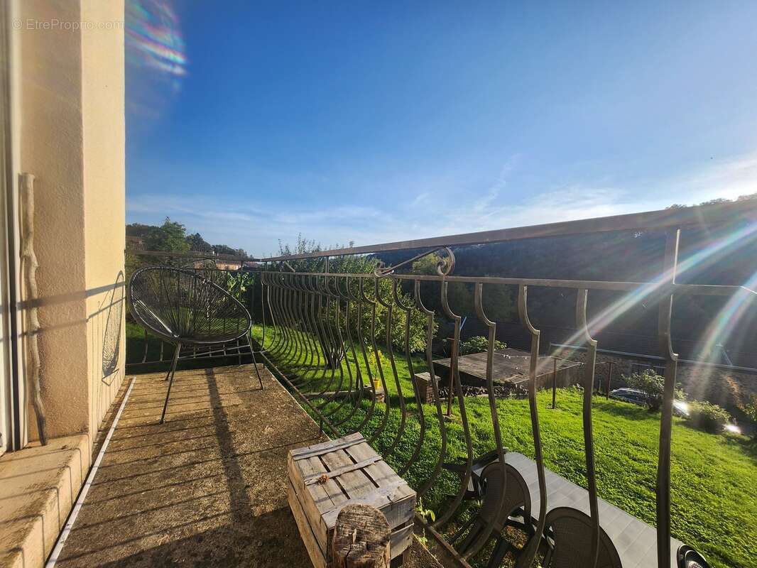 Maison à SAINT-LEONARD-DE-NOBLAT