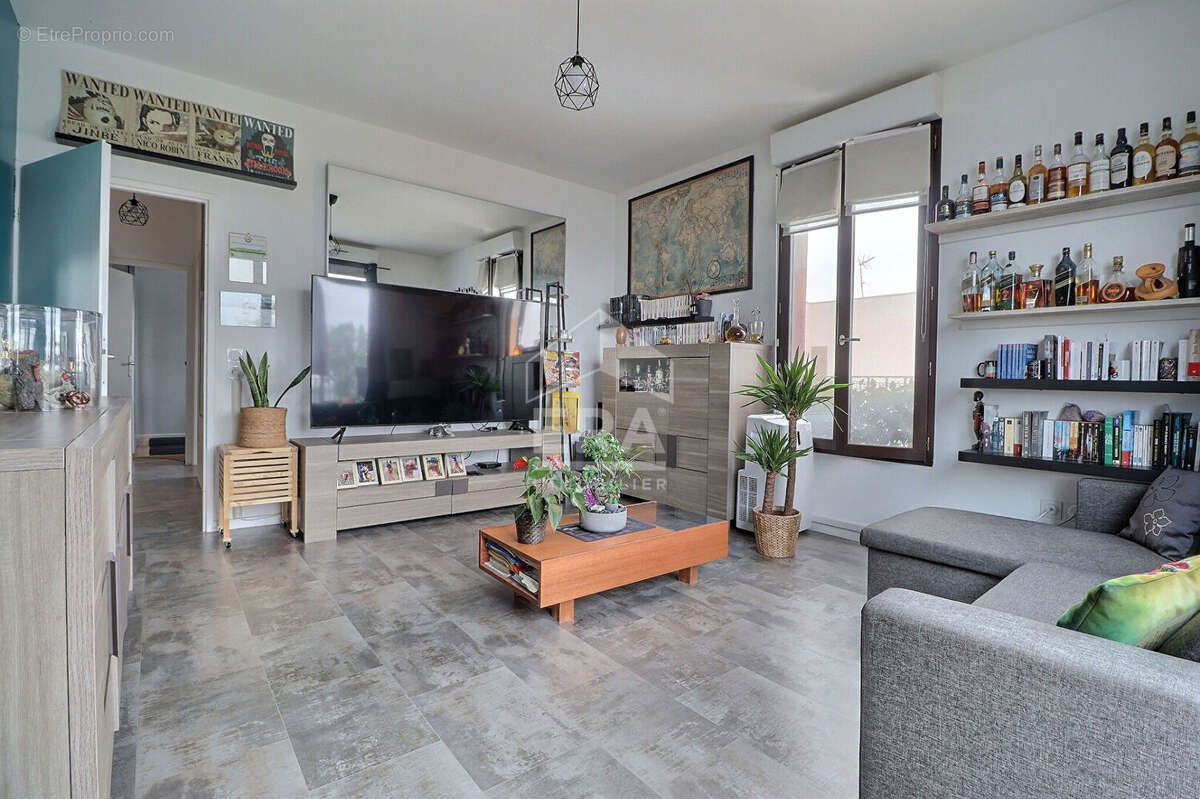 Appartement à LA COURNEUVE