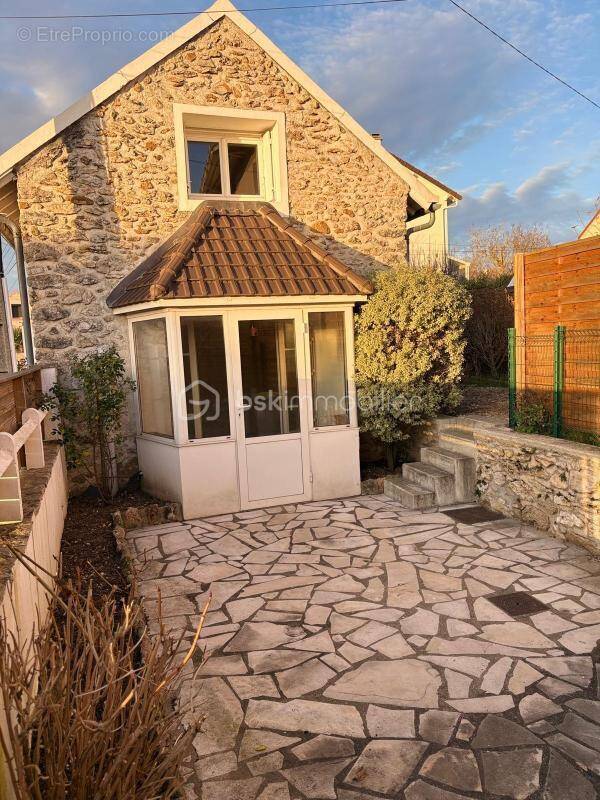 Maison à SAINTRY-SUR-SEINE