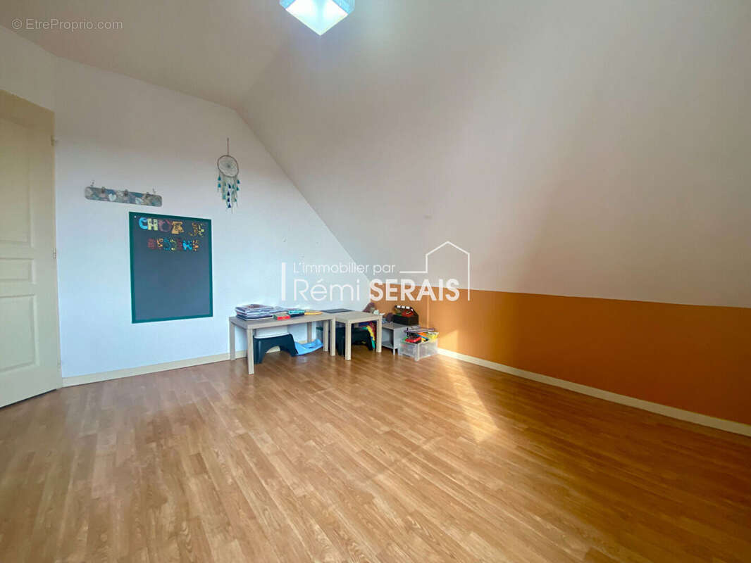 Maison à NEUFCHATEL-EN-SAOSNOIS