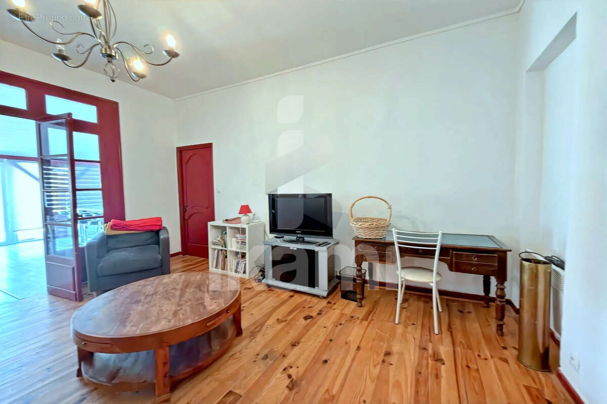 Appartement de caractère avec terrasse de 150 m2 en plein cœur de Bergerac - photo 9