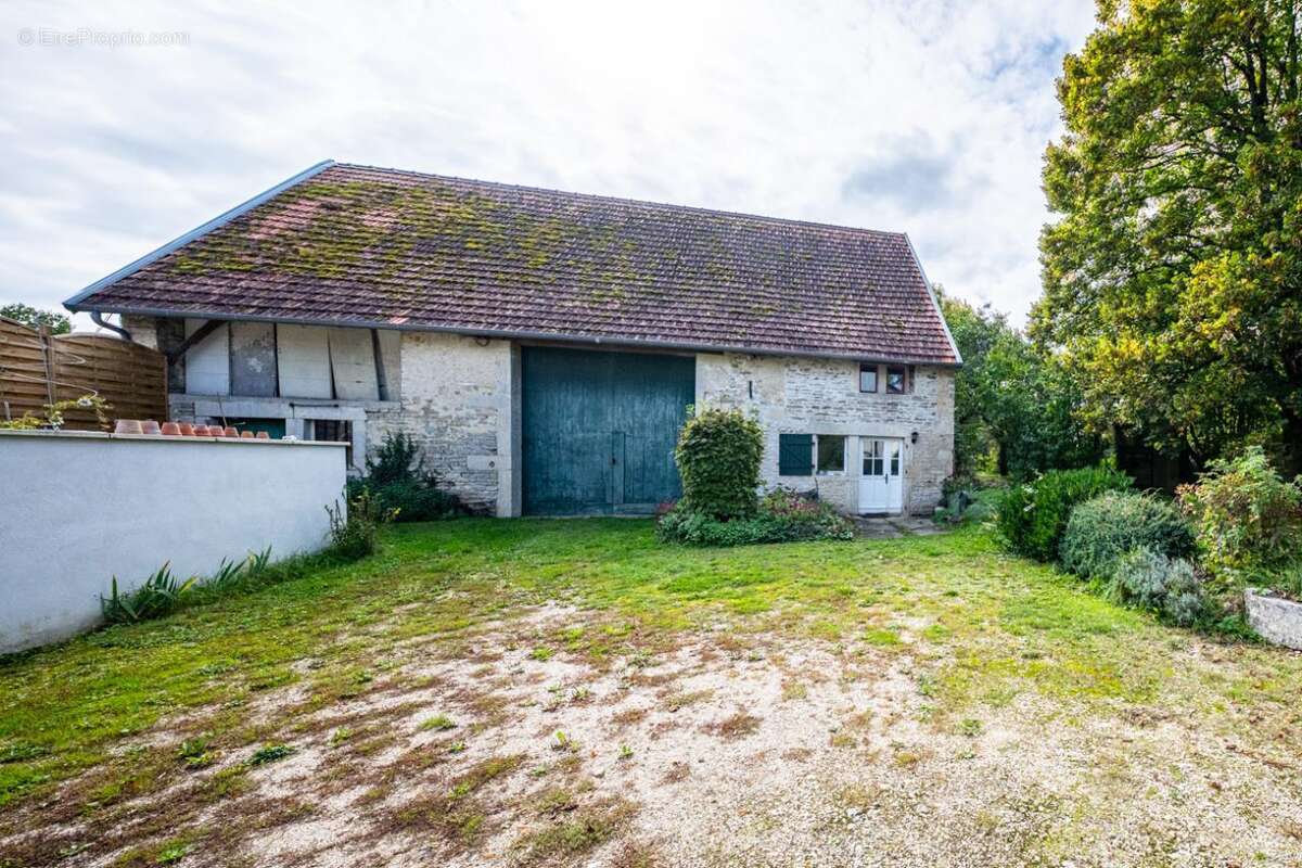 Appartement à BEIRE-LE-CHATEL