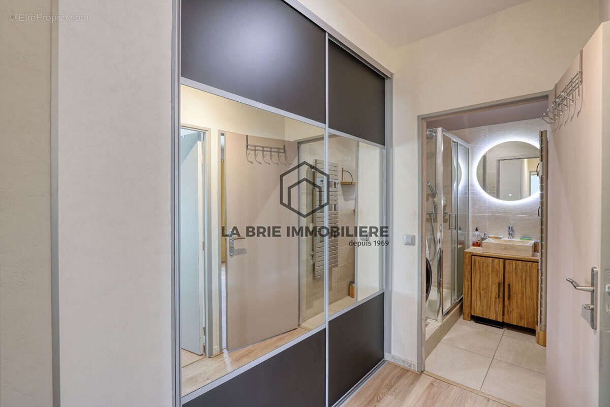 Appartement à BRIE-COMTE-ROBERT