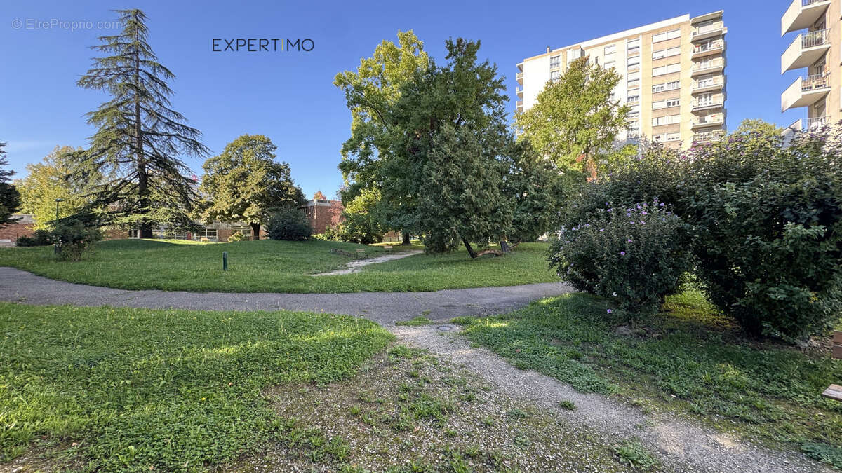 Appartement à SAINT-MARTIN-D&#039;HERES