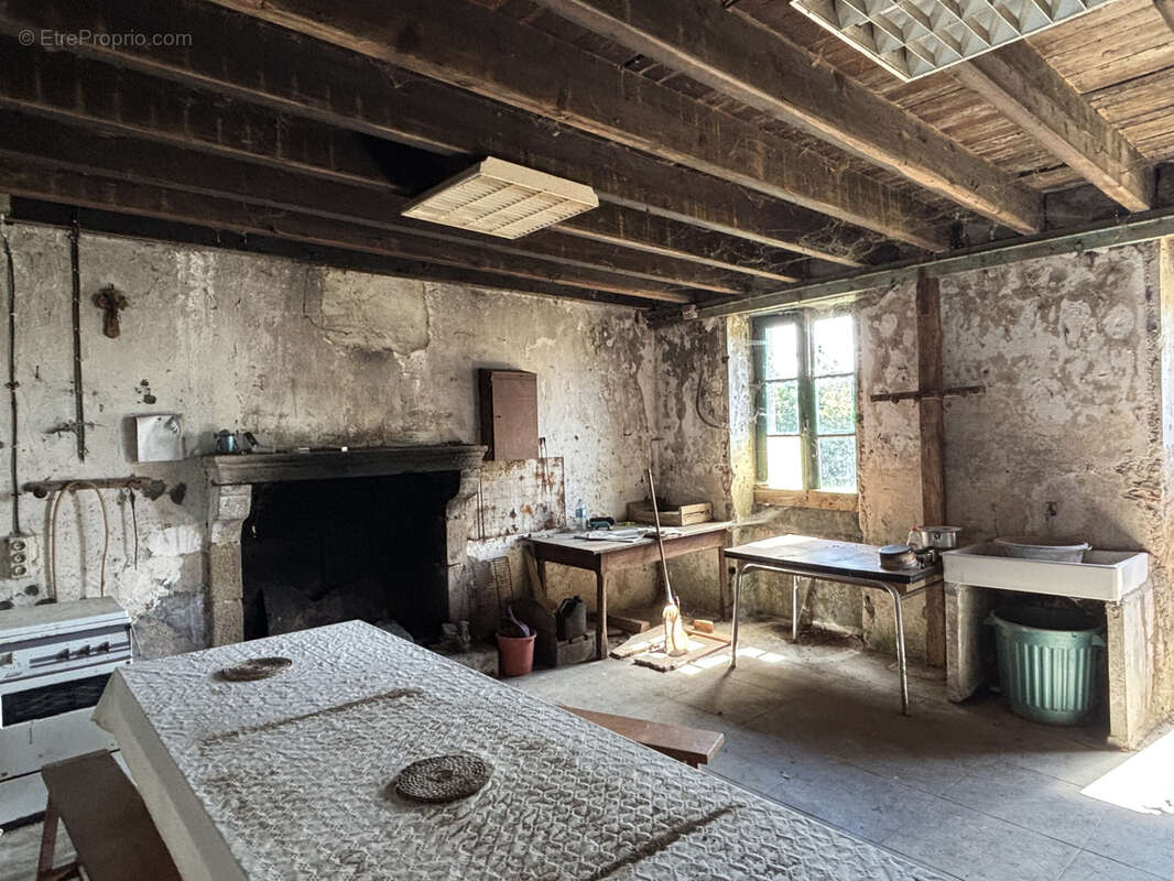 Maison à LES LANDES-GENUSSON
