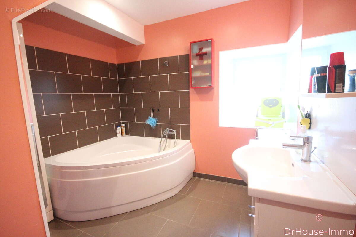Maison 105 m² à Le Molay-Littry  - photo 5