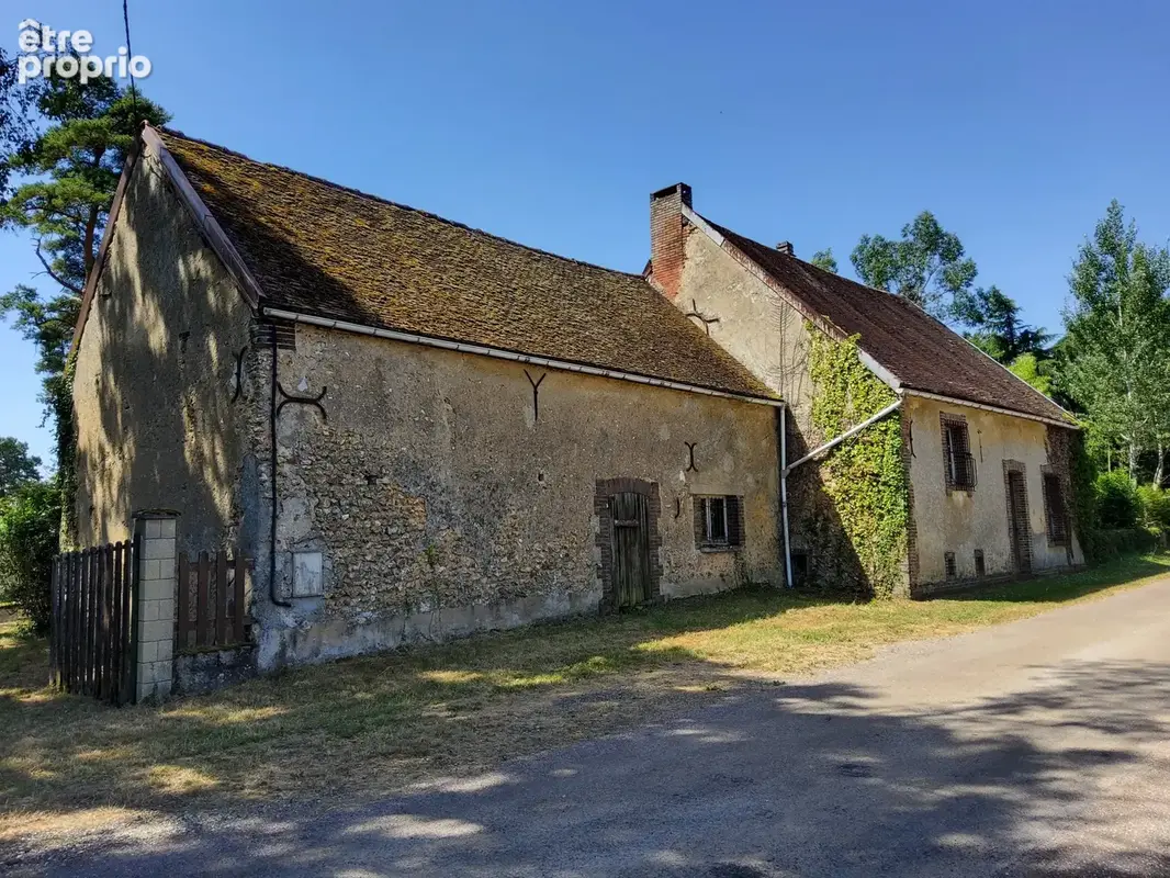Longere avec sa grange, son ancienne ecurie  et son terrain clos de 2 723 m2 - photo 2