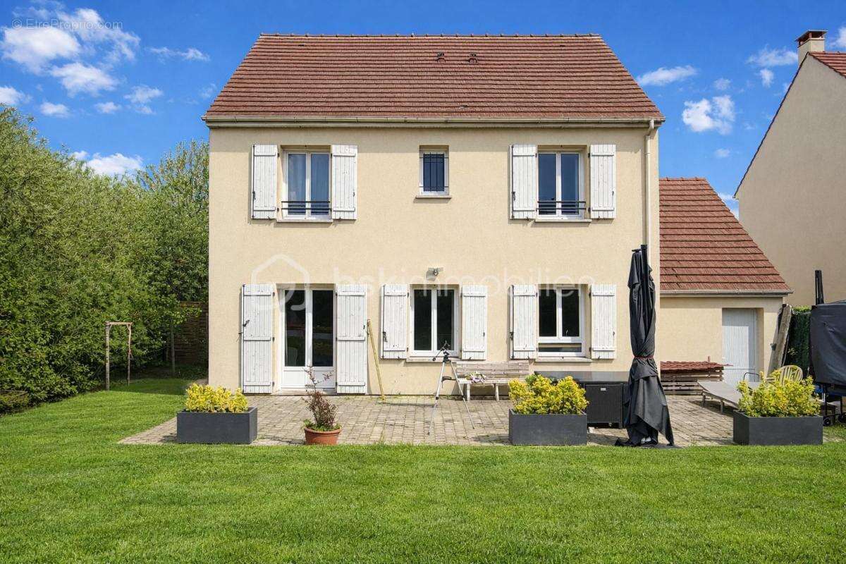 Maison à CHAUCONIN-NEUFMONTIERS