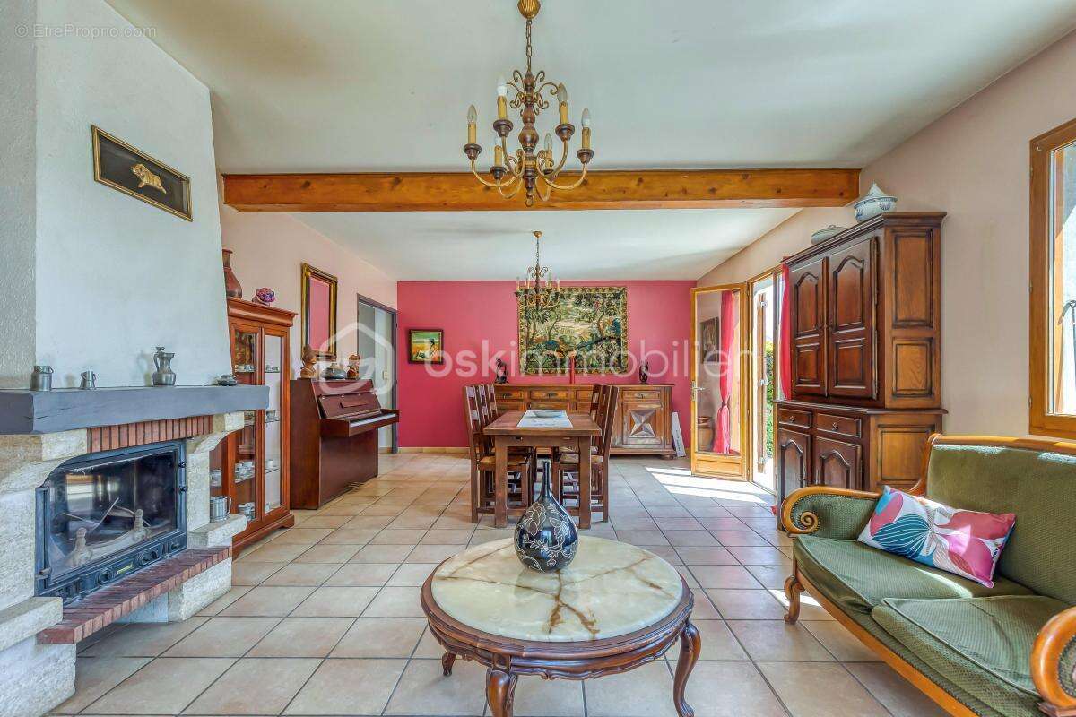 Maison à PRUNIERES