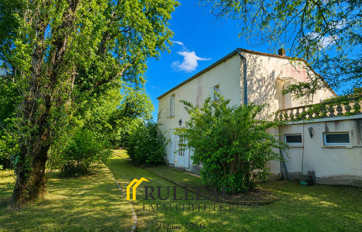 Maison à LA LANDE-DE-FRONSAC
