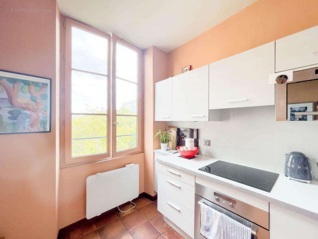 Appartement à PARIS-1E