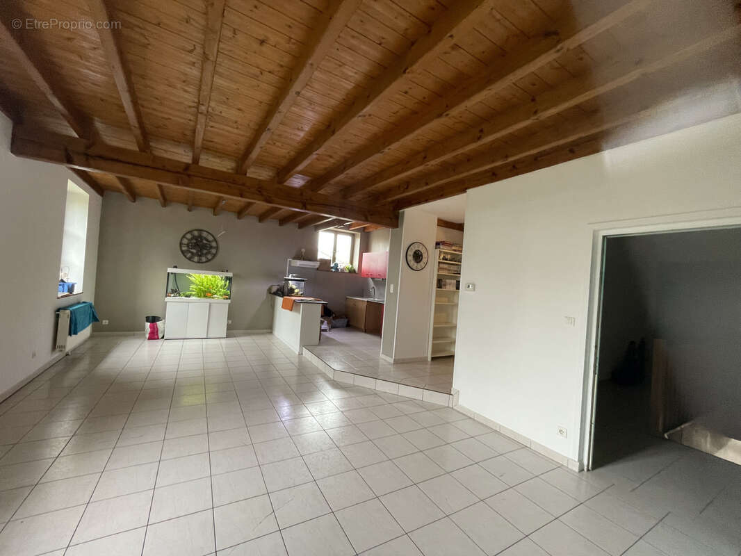 Appartement à VIGNEULLES-LES-HATTONCHATEL