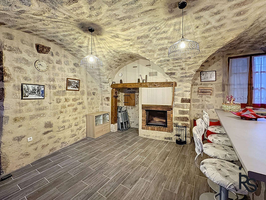 Maison de village de 75,7 m2 dans le centre historique du village - photo 6