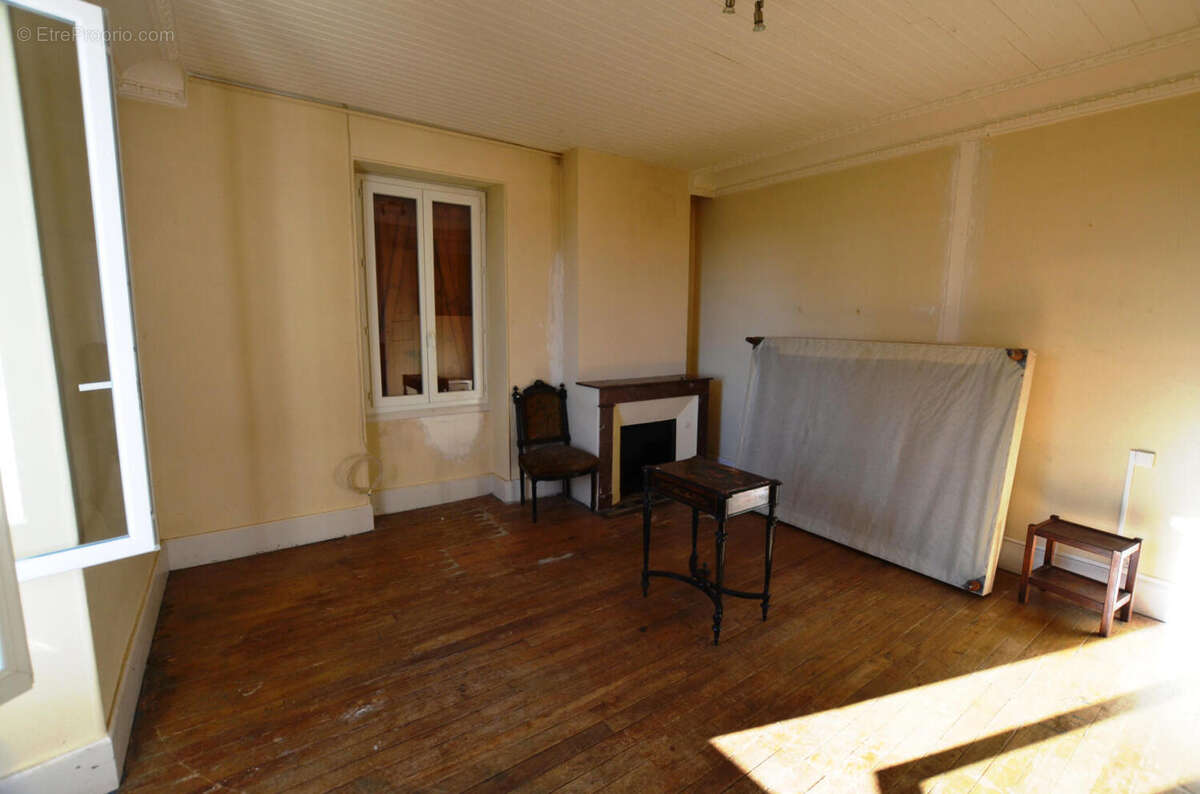 A vendre Valence-sur-Baïse, Gers: Maison en pierre et ancien corps de ferme, nombréuses dépendances, au calme avec vues exceptio - photo 11