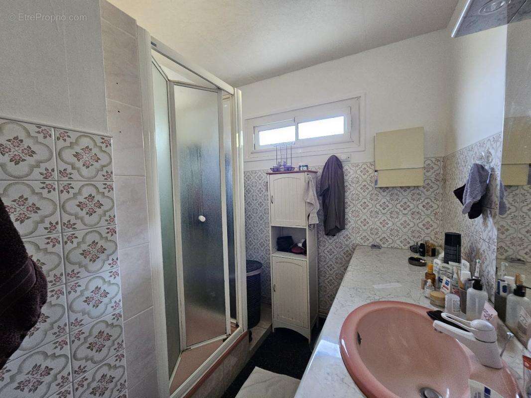 Maison à LE LARDIN-SAINT-LAZARE