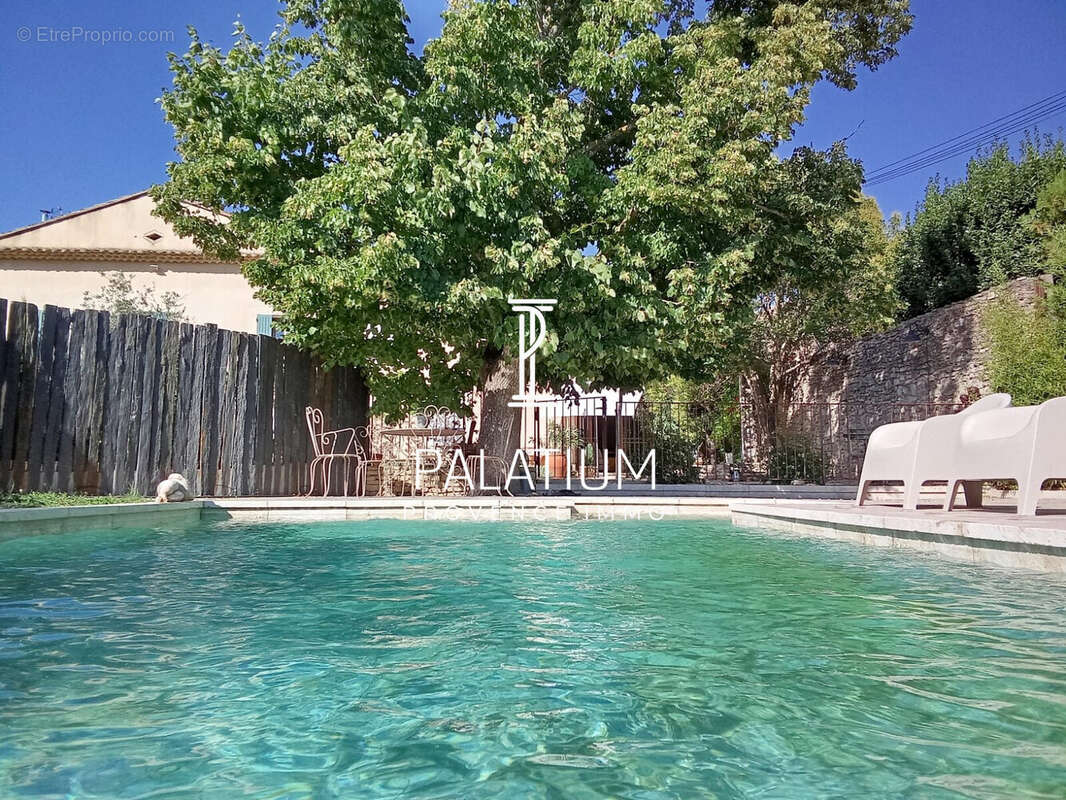 Maison à L'ISLE-SUR-LA-SORGUE