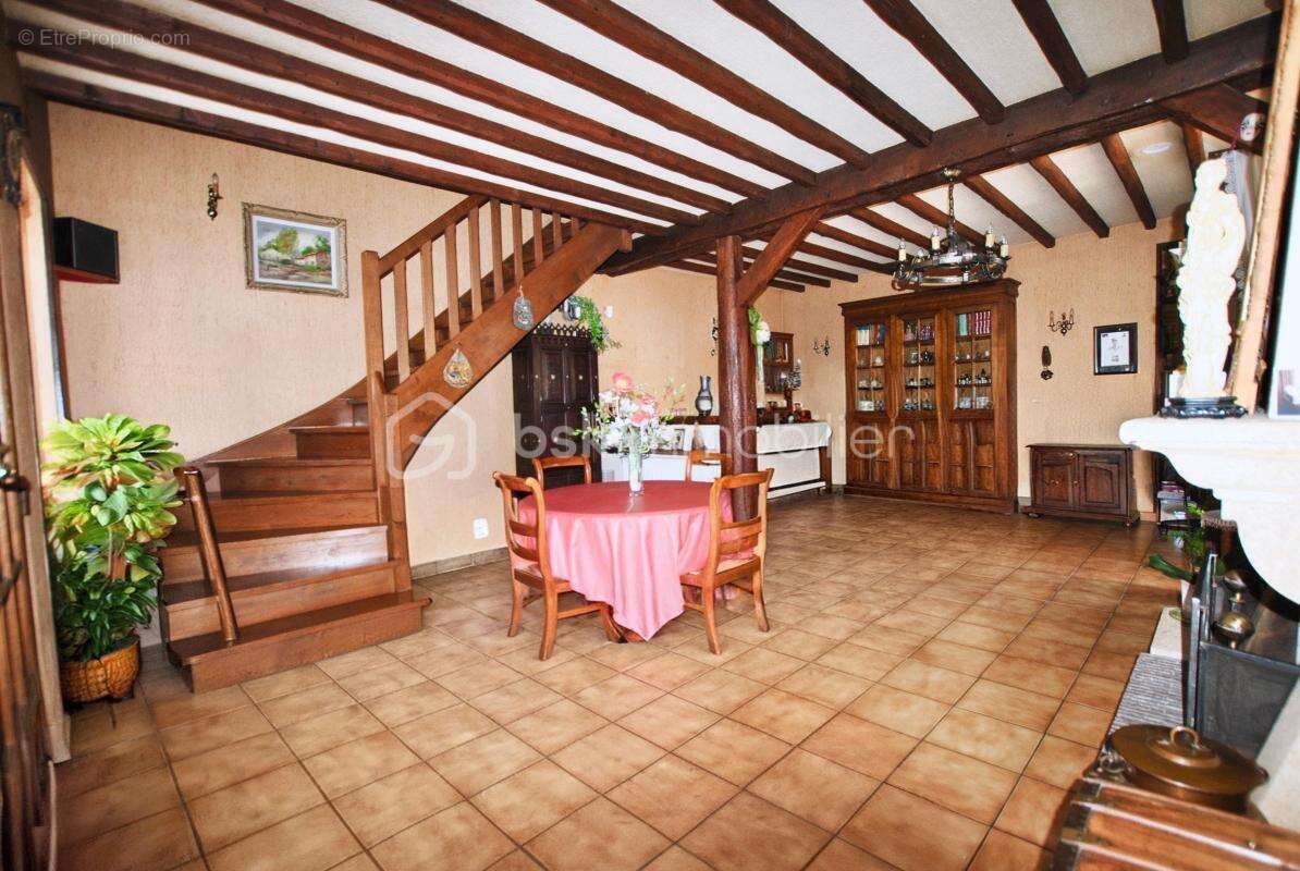 Maison à LE TREMBLAY-SUR-MAULDRE