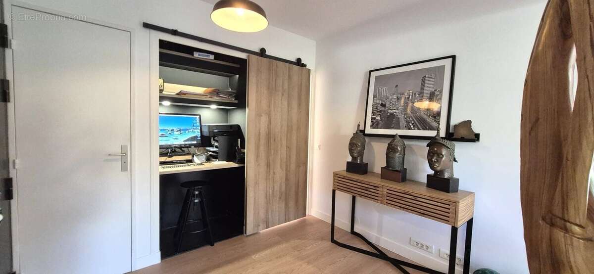 Appartement à SAINT-LAURENT-DU-VAR