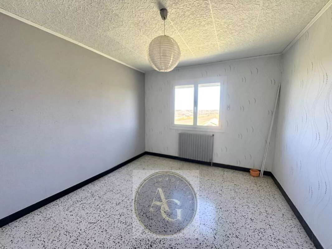 Maison à AURIAC-SUR-VENDINELLE