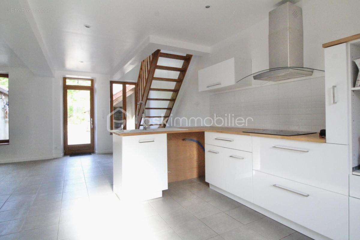 Maison de ville rénovée - photo 5