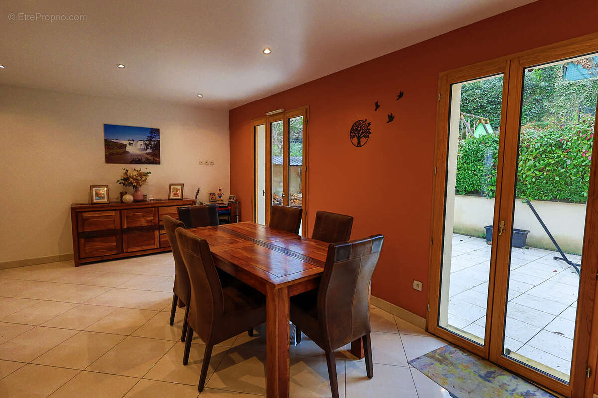 Maison à SAINTRY-SUR-SEINE