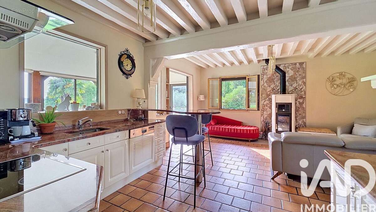 Maison 164 m² à Saint-Hymer  - photo 6
