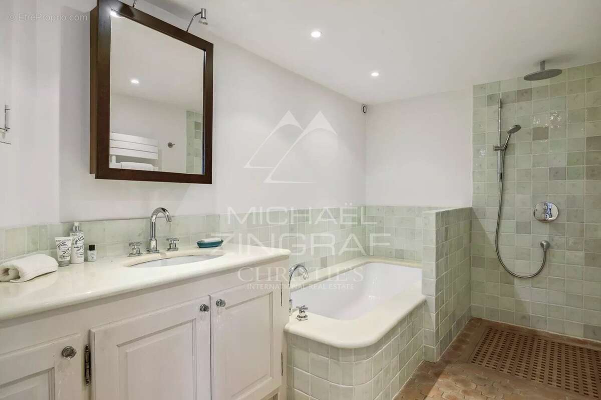 Elegante  Villa position dominante avec vue mer et oliveraie - photo 14