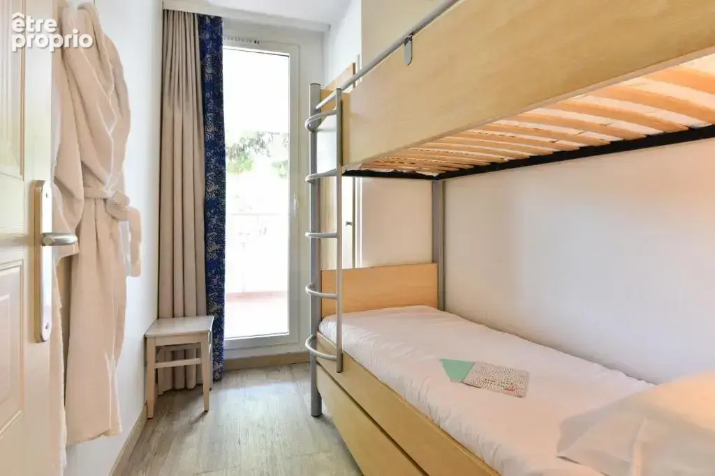INVESTISSEMENT LOCATIF  Antibes  Résidence de Tourisme Pierre & Vacances Premium Port-Prestige - 6,01 % de rentabilité - photo 4