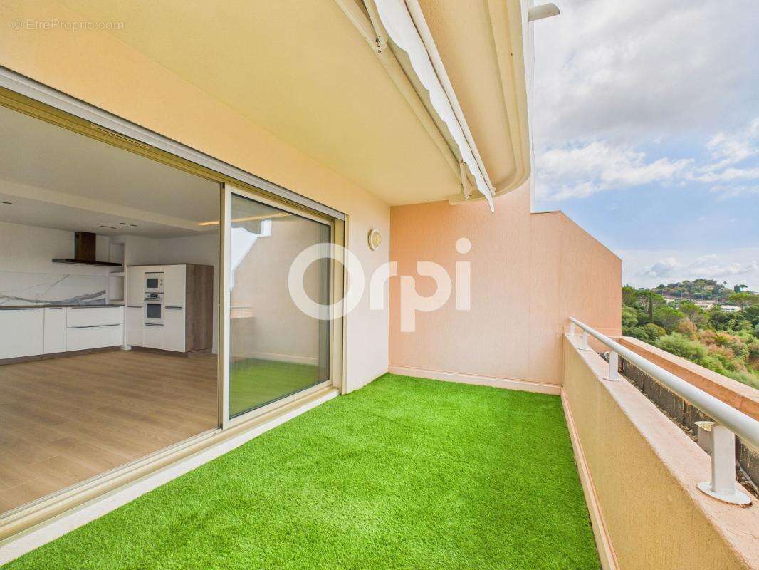 Appartement à MANDELIEU-LA-NAPOULE