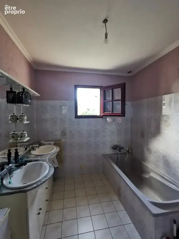 Maison 107 m² à Saint-Clet  - photo 7