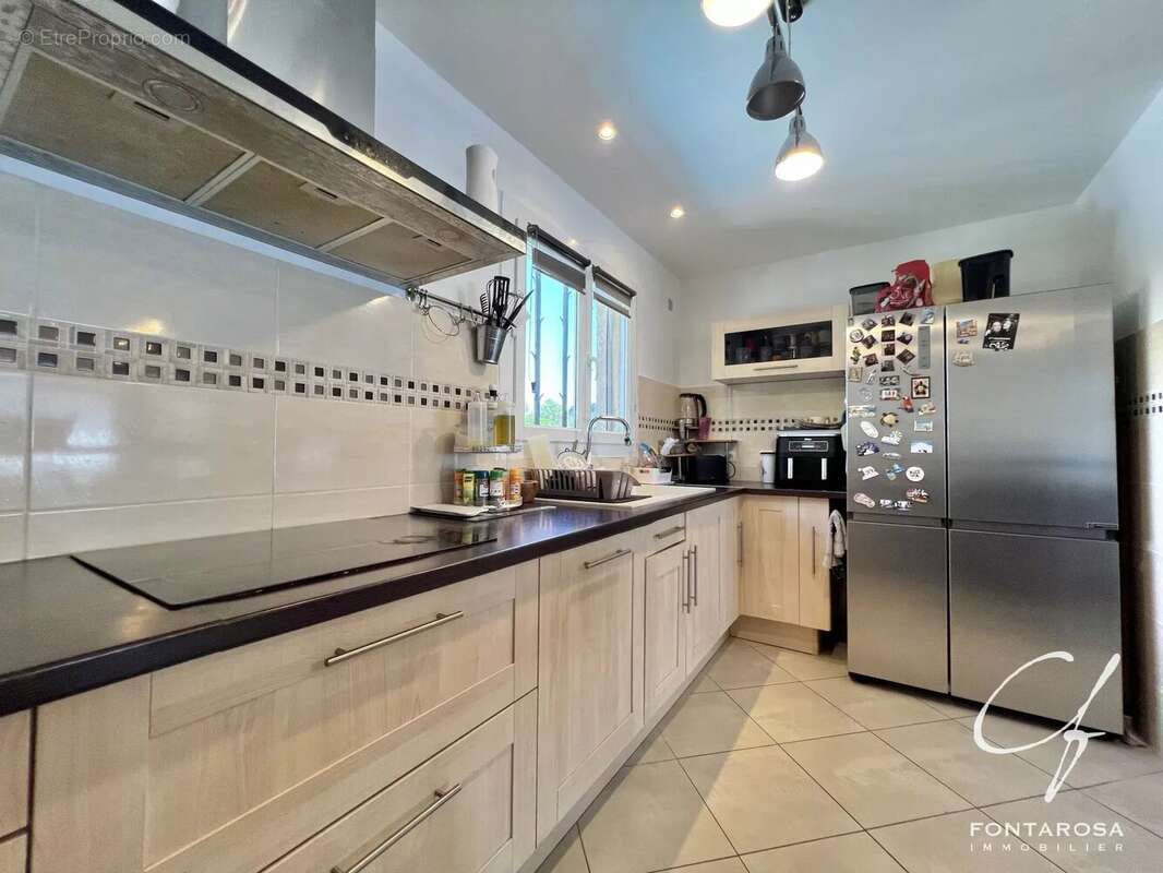 Maison à ROQUEBRUNE-SUR-ARGENS