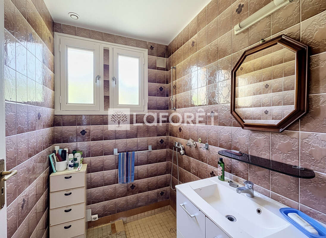 Maison Saint Perreux 7 pièce(s) 131 m2 - photo 8
