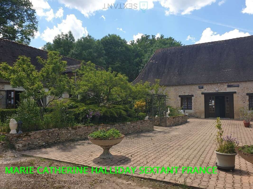 Maison à ROUFFIGNAC-SAINT-CERNIN-DE-REILHAC