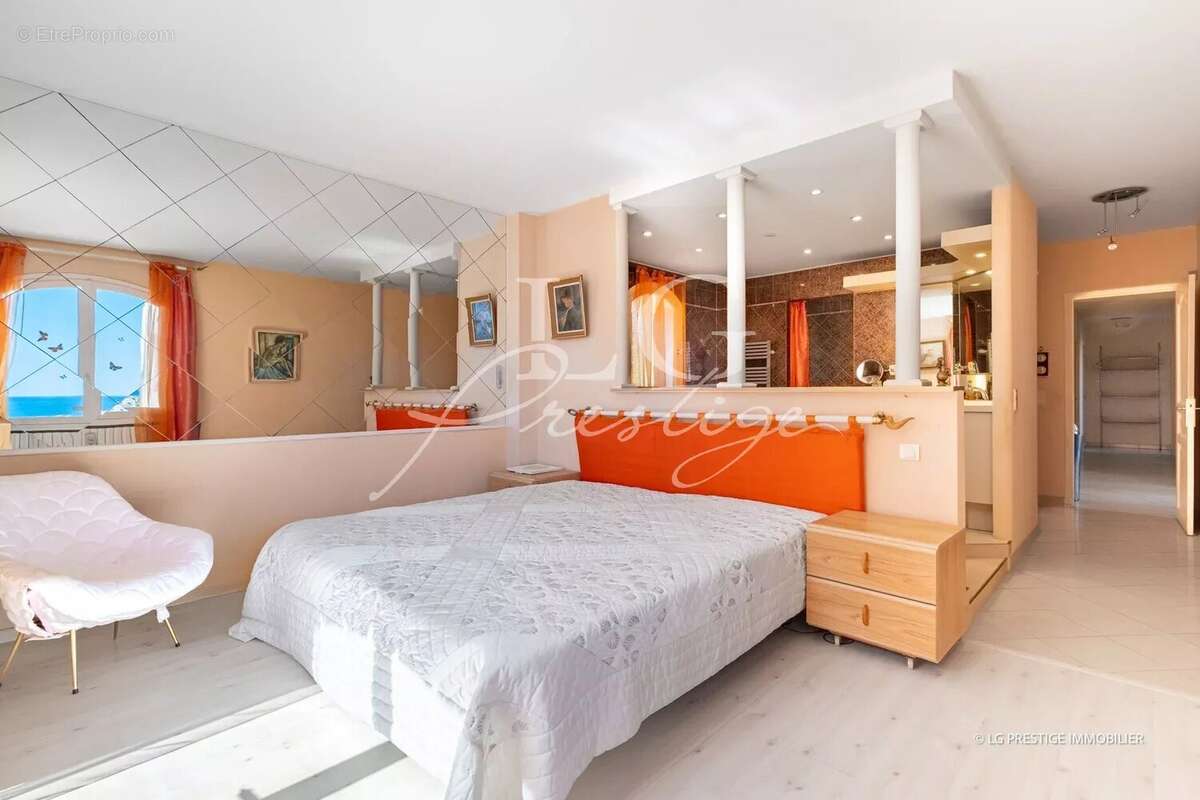 Maison à MANDELIEU-LA-NAPOULE