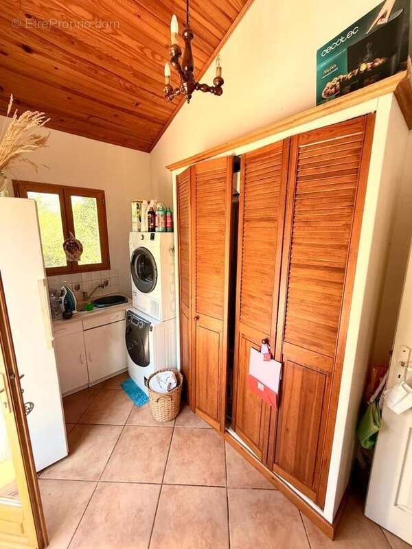   - Maison à AX-LES-THERMES