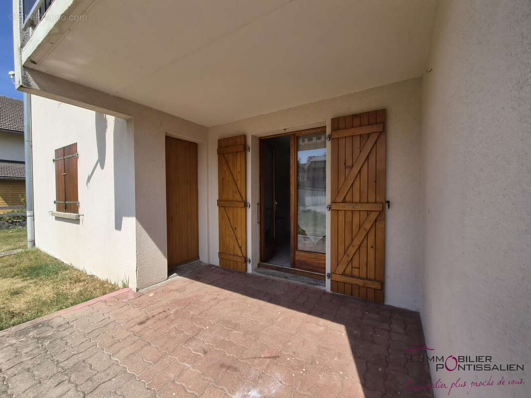 Appartement rez-de-chaussée Type 2 Rochejean centre village - photo 19